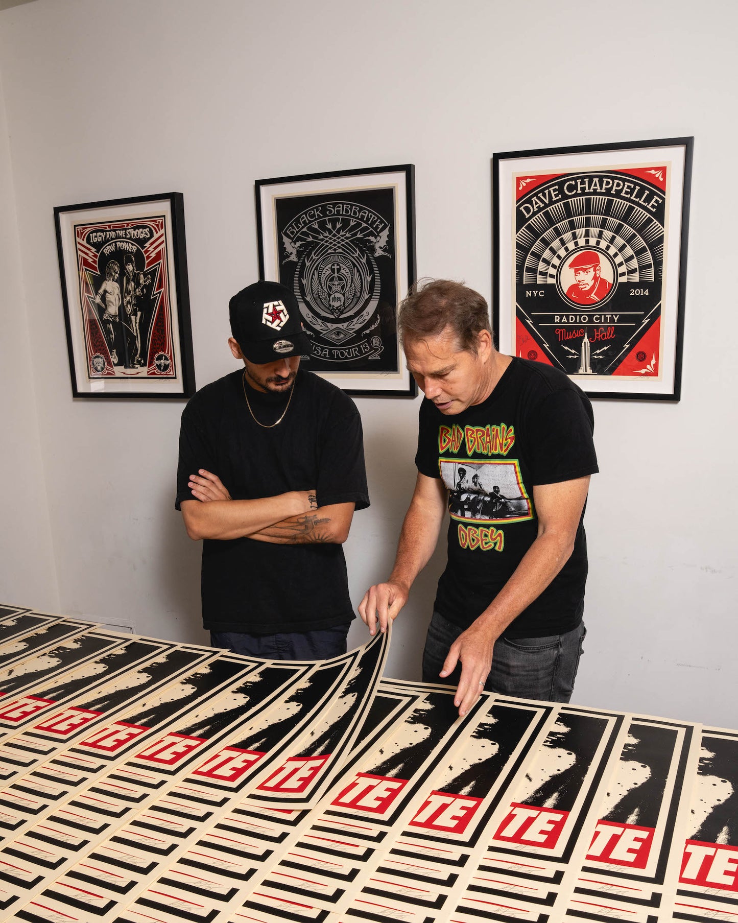 SHEPARD FAIREY X ISAAC PELAYO: GIGANTE